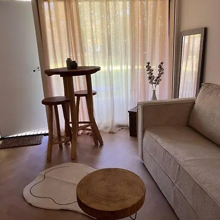 La Perle Du Parc - * Rocquencourt